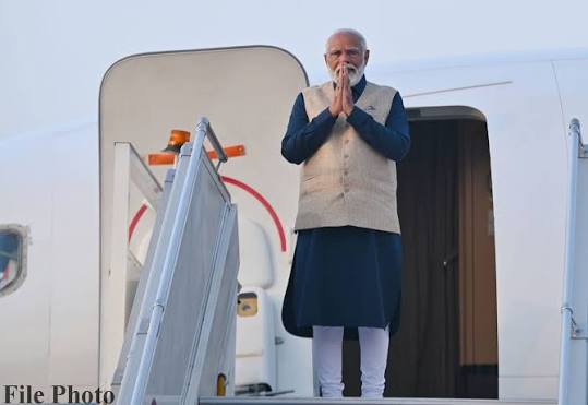 பிரதமர் நரேந்திர மோடி இன்று இரண்டு நாள் அரசுமுறைப் பயணமாக உஸ்பெகிஸ்தான் நாட்டிற்குச் சென்றுள்ளார்.